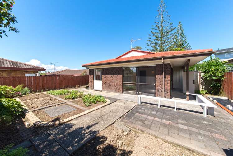 2/1a Jenelin Road Glendene_13