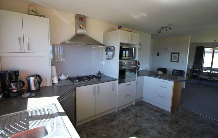 30 Cathedral Drive Manapouri_14