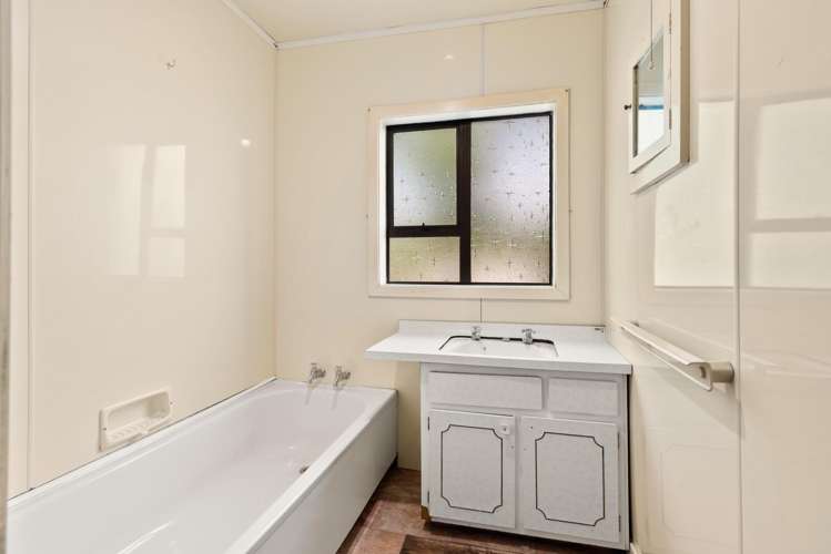 2 Blampied Street Mataura_13