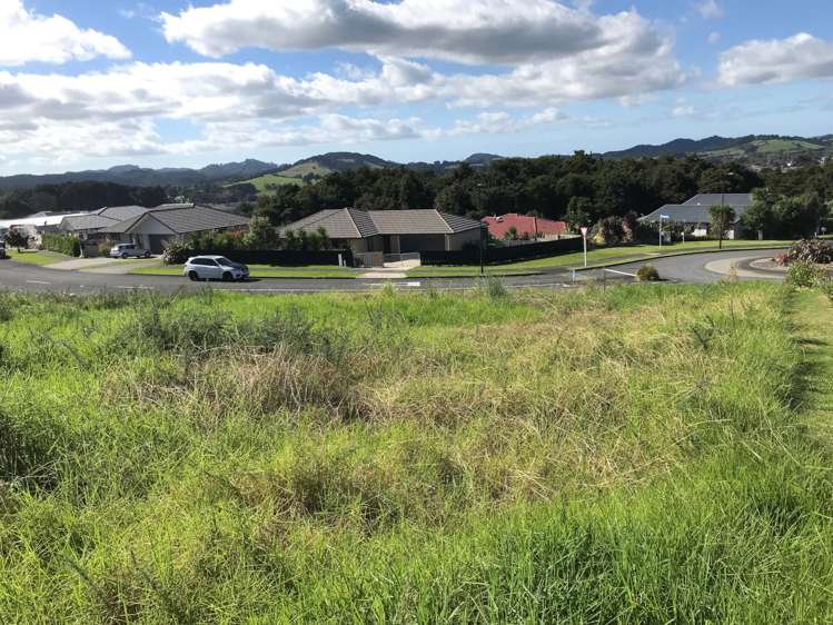 37 Pebble Beach Boulevard Kamo_0