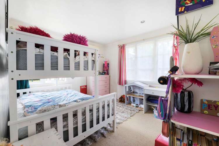 12 Amberley Avenue Te Atatu South_14