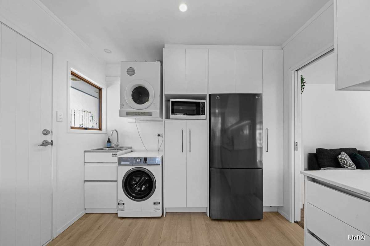 1 & 2/15 Cezanne Place_2