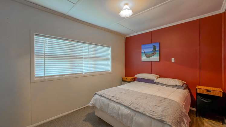 223B Ocean Road Whangamatā_7