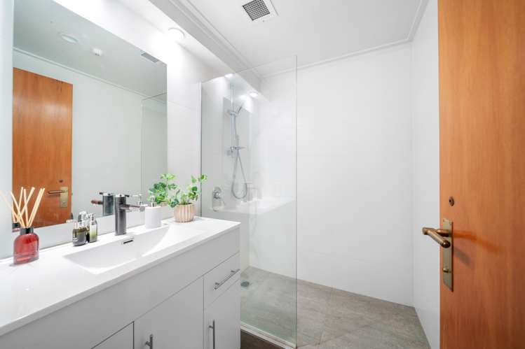 310/139 Fernhill Road Fernhill/Sunshine Bay_8