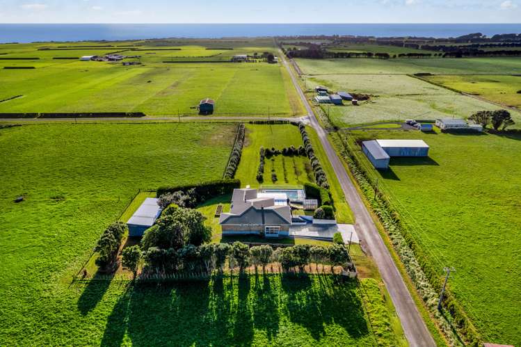 255 Kaihihi Road Okato_4