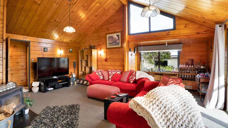 8 Pohutukawa Drive Opunake_11