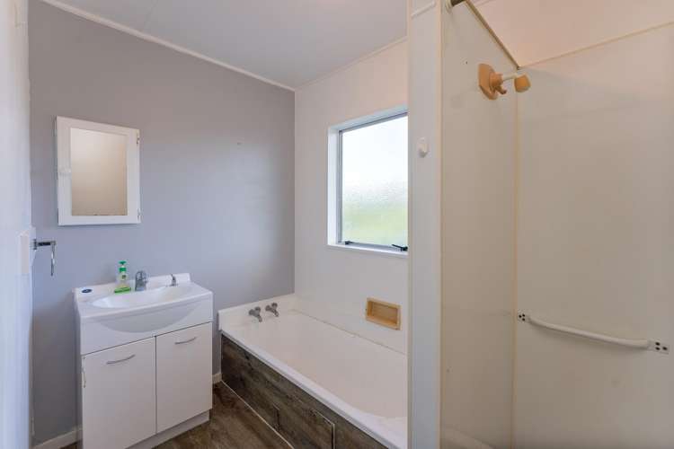 13 Simcox Street Otaki Beach_9