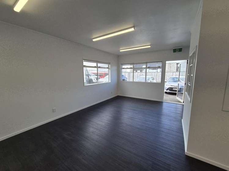 Unit 2, 9  Arko Place Paraparaumu_2