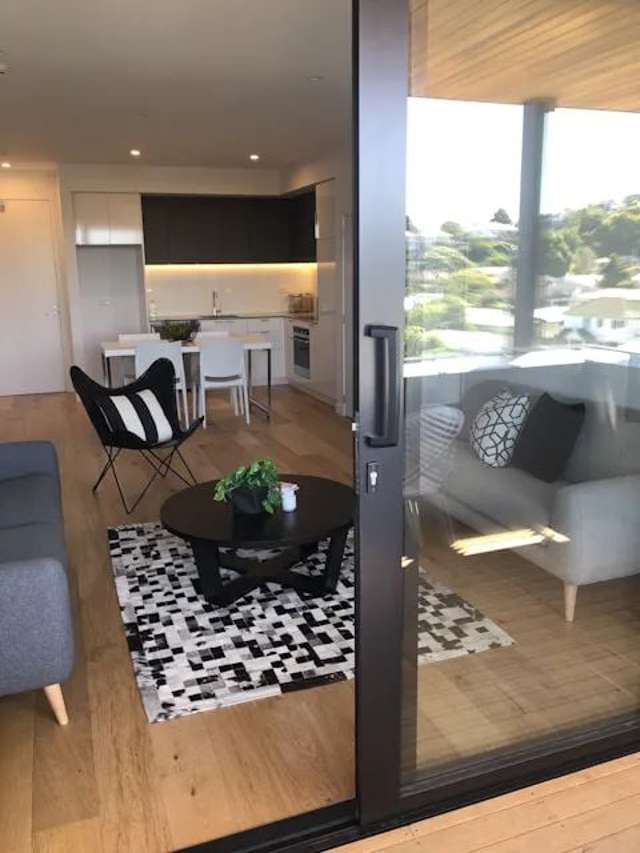 206/1 Kimiora Street Three Kings_1