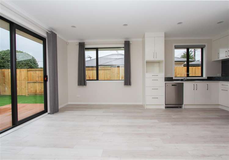 2/8A Rutherford Street 1053_5