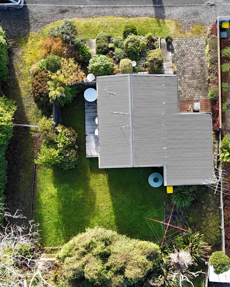 3 Kowhai Street Kaka Point_12