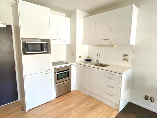 8m/16 Gore Street Auckland Central_4