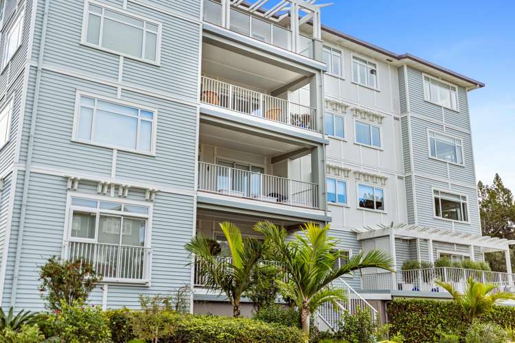 72 Eaves Bush Parade Orewa_13