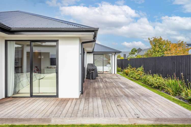 13 Selfe Crescent Burwood_18