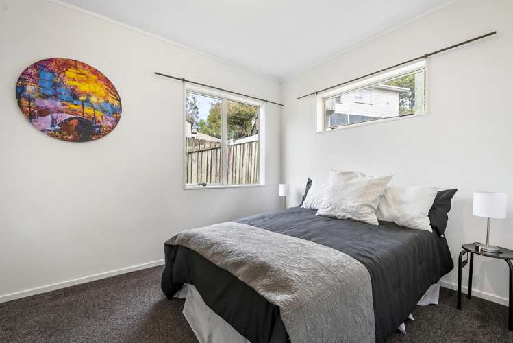 2/66 Spinella Drive Bayview_7