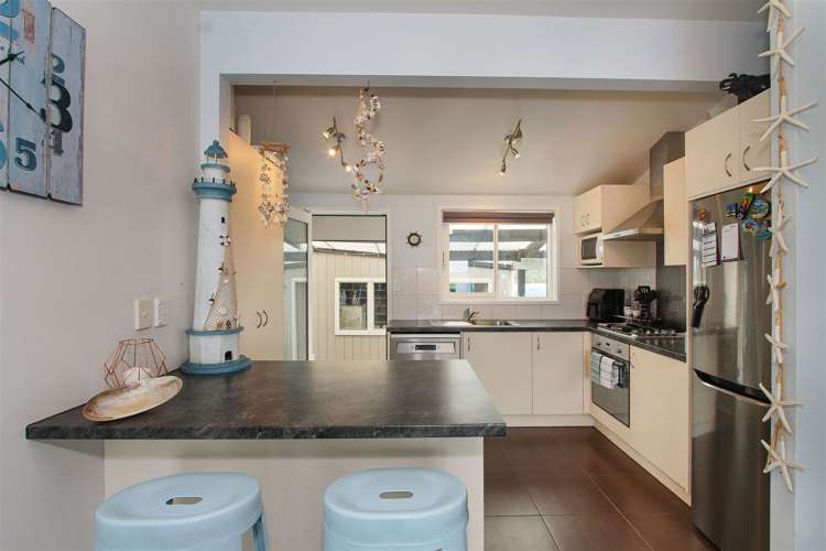 92 Wharf Road Clarks Beach_10