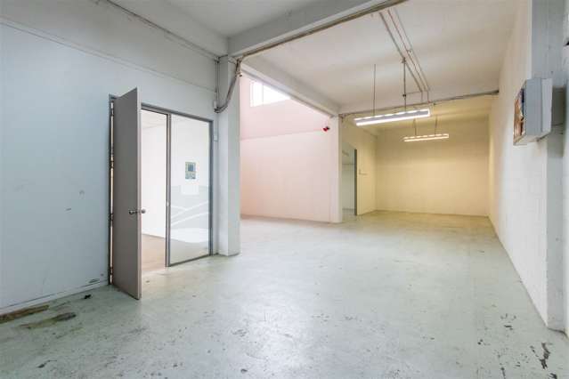 C/32 Barrys Point Road Takapuna_3