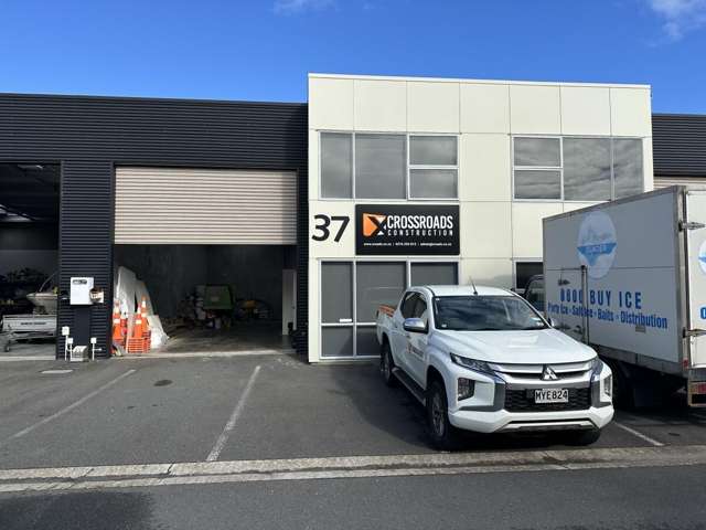 North facing industrial unit