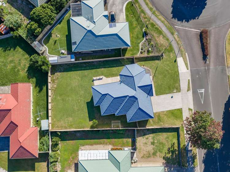 34 Farnborough Drive_3