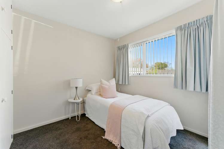 2/7 Glenys Place Broomfield_7