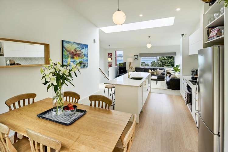 14/2 Onslow Road Khandallah_5