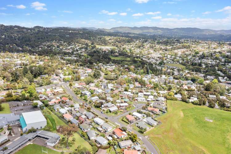 37 Meadowvale Rise Titirangi_19