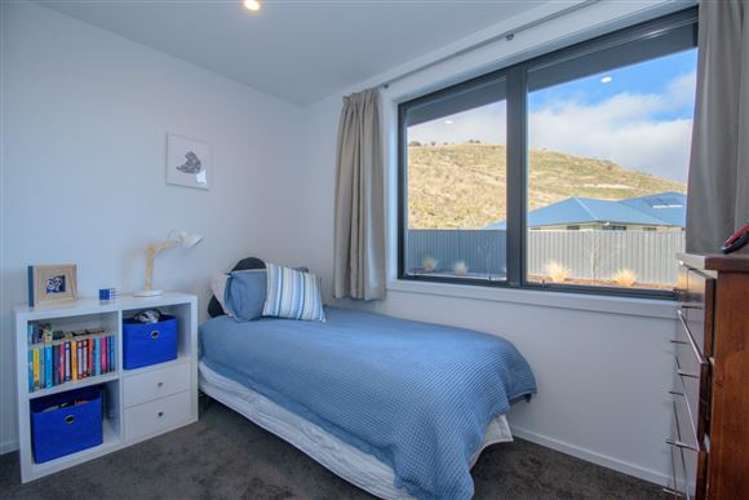 68 Myles Way Lower Shotover_19