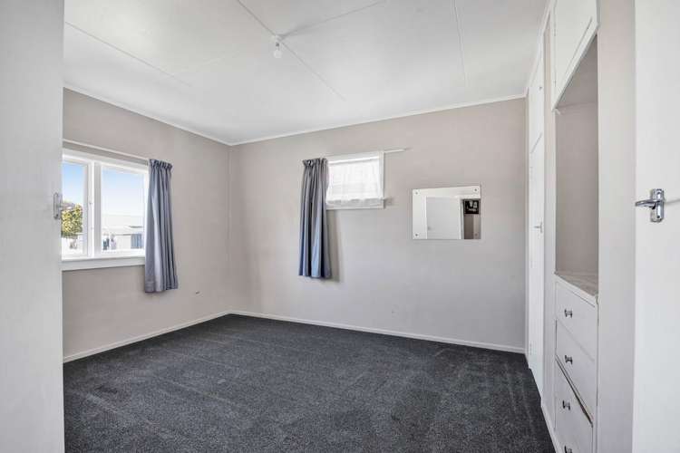 76 Disraeli Street Hawera_6