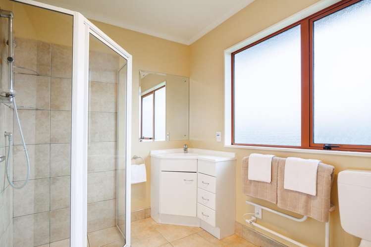 25 Schnell Drive Kelvin Grove_16