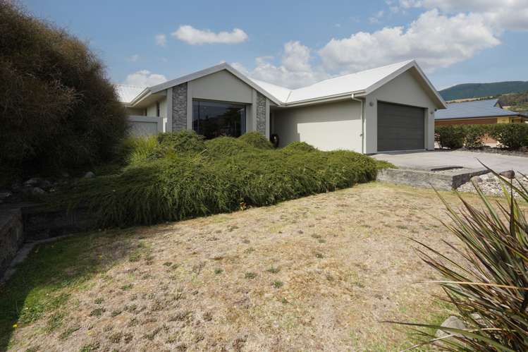 107 Saxton Road Stoke_1