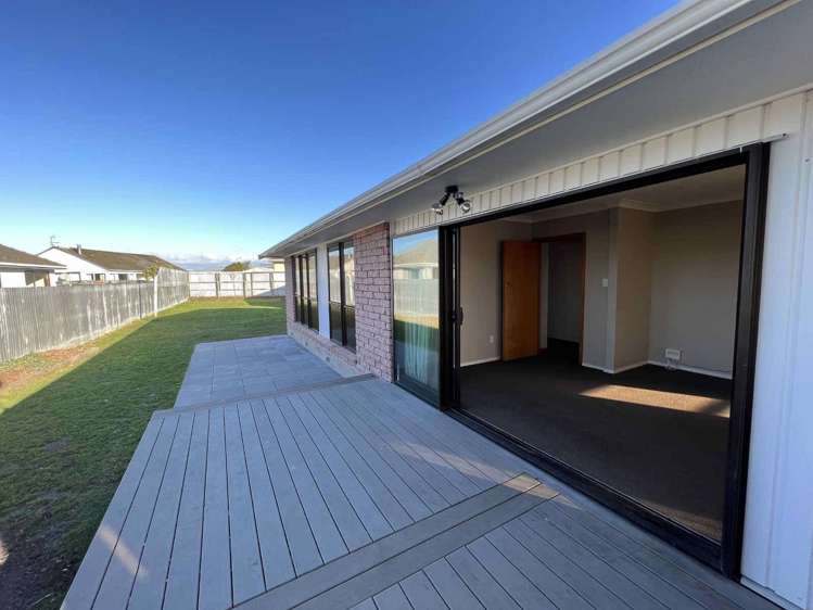 12 Esk Place Aranui_0