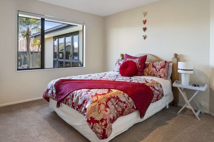 4 Gershwin Grove Stoke_18