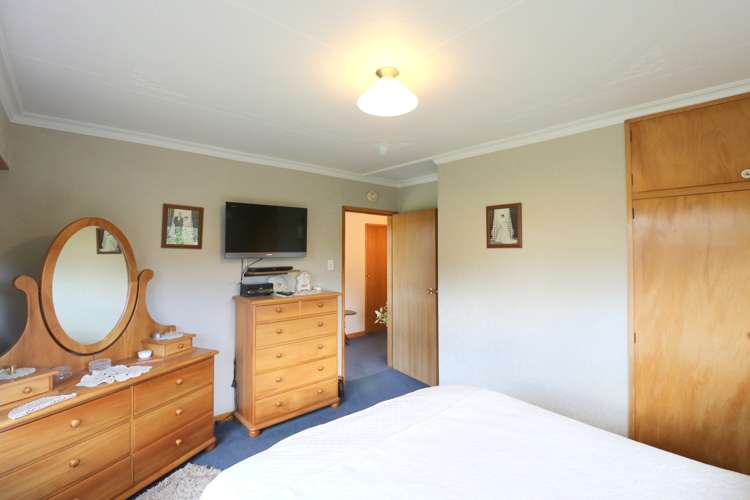 215 Findlay Road Ascot_16