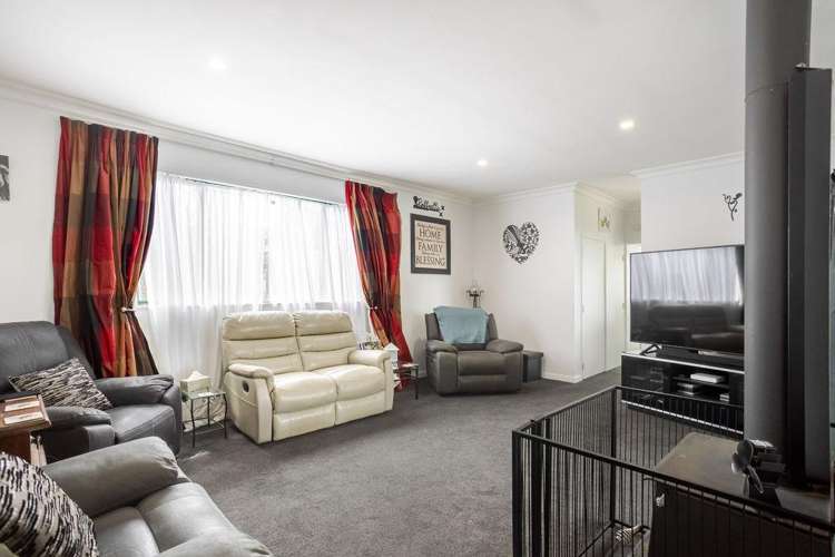 57 McPhee Street Dannevirke_11