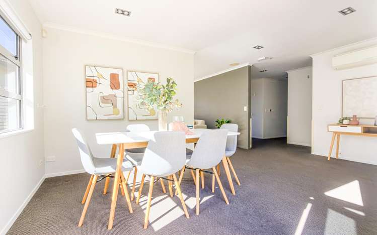 11 Yarnbrook Grove Churton Park_6