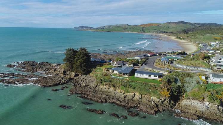 9 Esplanade Kaka Point_19