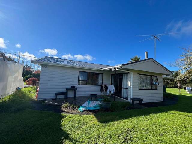 Charming 3BR Kumeu Haven w/ 1ha Lifestyle Block