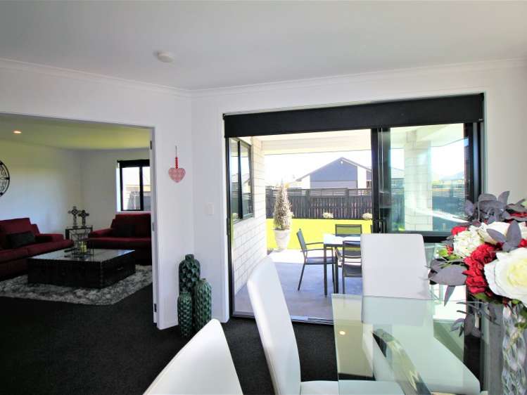 27 Plescher Crescent Leamington_14