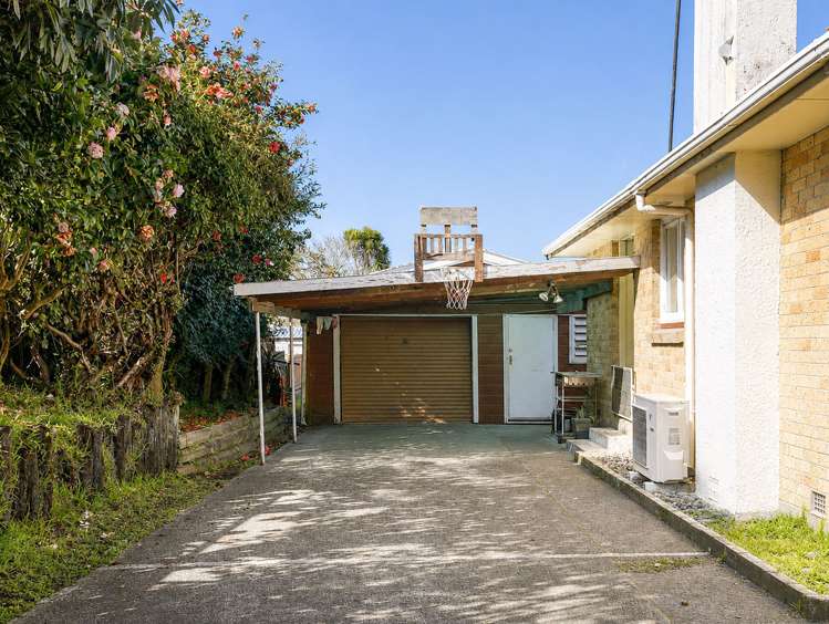 154 Clayton Road Mangakakahi_10