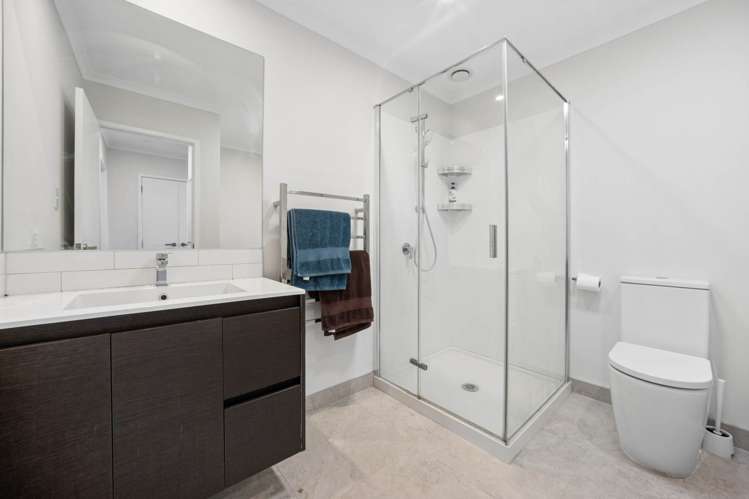 6 Oma Hoiho Place Westgate_17