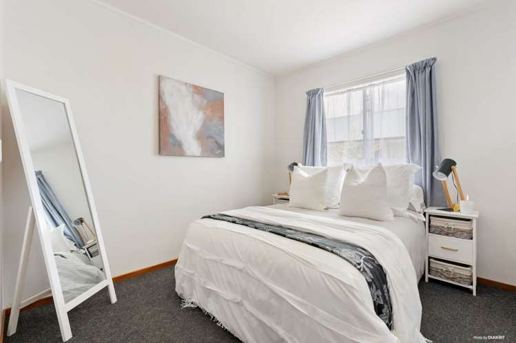52 Glengarry Road Glen Eden_11