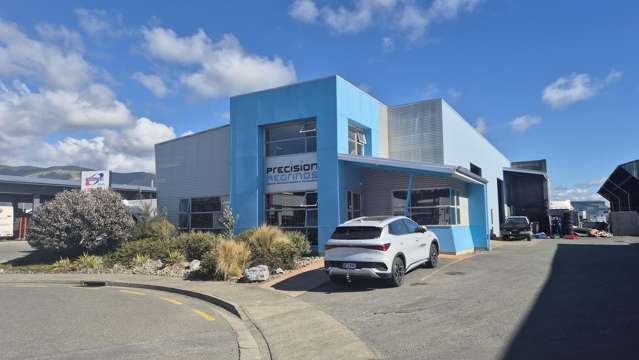 Workshop and showroom in Annesbrook