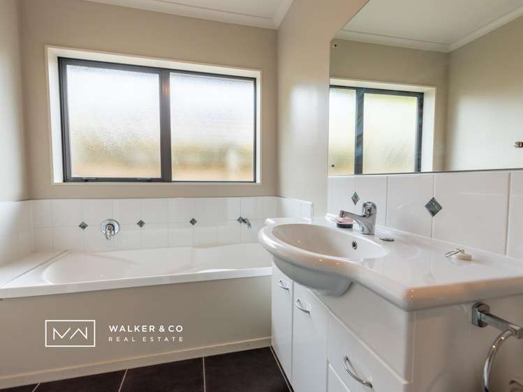 2 Evergreen Crescent Trentham_13