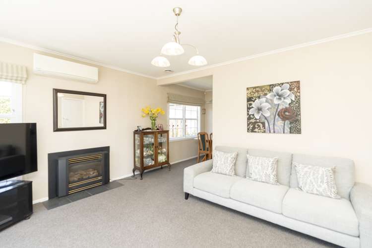 57 Garden Heights Avenue Glenview_5