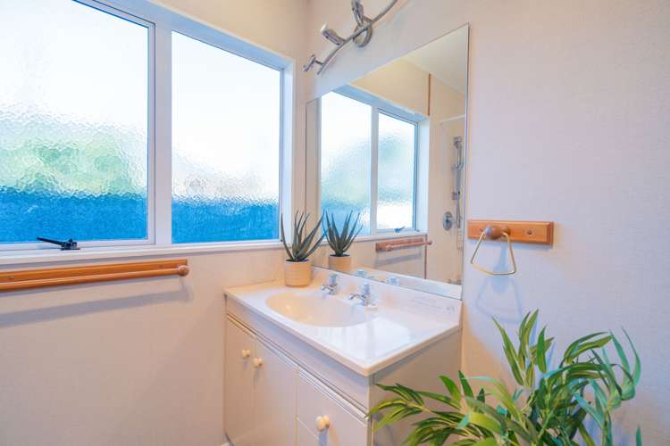 38 Lawson Burrows Crescent Te Anau_21