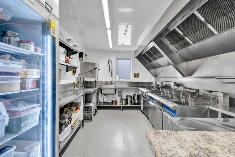 534 Richmond Road Lepperton_16
