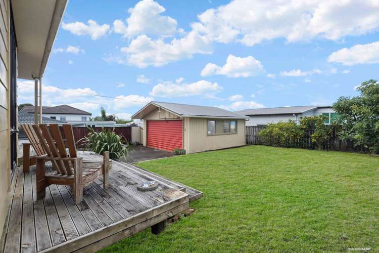 289 Royal Road Massey_9