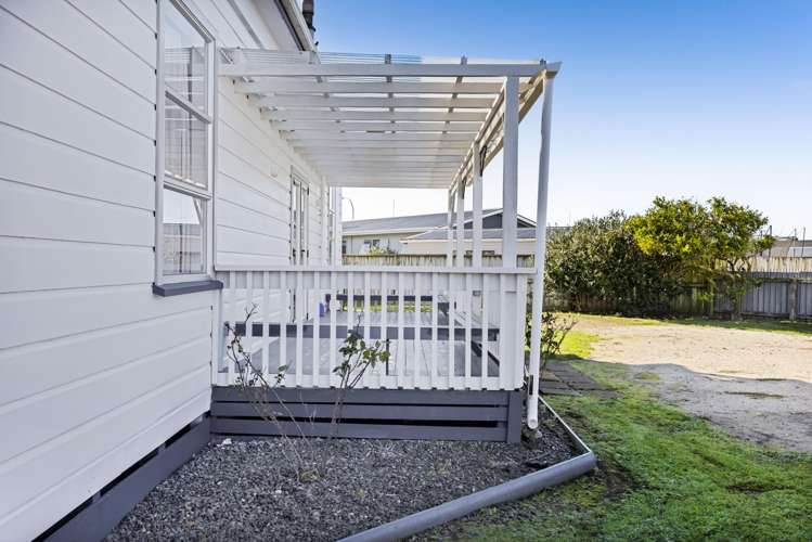 176 Glover Road Hawera_23