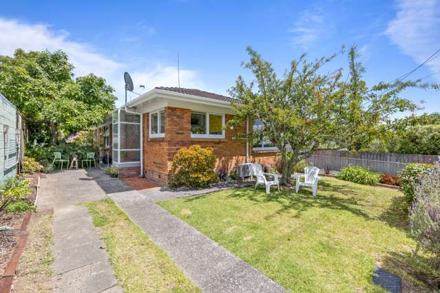 1/1 Cambria Road Devonport_3