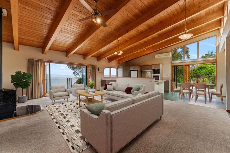 47 Whakamoenga Point Acacia Bay_6